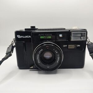 Fujica Fuji 35mm  Auto 7 Point and Shoot Film Camera w/Case and Strap